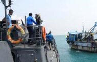 மேலும் 14 இந்திய மீனவர்கள் இலங்கை கடற்படையினரால் கைது