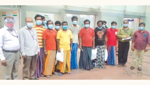 இலங்கை கடற்படையினரால் கைது செய்யப்பட்டிருந்த 47 இந்திய மீனவர்கள் சென்னைக்கு அனுப்பிவைக்கப்பட்டனர்