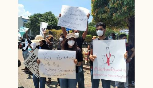பிரதமர் மகிந்தவின் இல்லத்திற்கு முன் பொதுமக்கள் ஆர்ப்பாட்டம்!