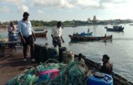 காலவரையற்ற வேலை நிறுத்தத்தில் ஈடுபட்டிருந்த ராமேஸ்வரம் மீனவர்கள் இன்று கடலுக்கு மீன் பிடிக்க சென்றனர்