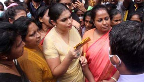 ஜனாதிபதி மாளிகையை முற்றுகையிட்டு ஆர்ப்பாட்டம்! ஹிருணிக்கா பிரேமச்சந்திர கைது