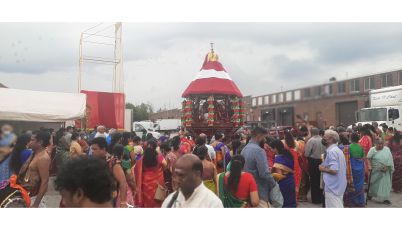 கனடா- ஸ்காபுறோ நகரில் அமைந்துள்ள 'நல்லூர்க் கந்தன் ஆலயத்தின் வருடாந்த இரதோற்சவம் நேற்று வியாழக்கிழமை மதியம் நடைபெற்றது.