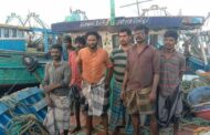 நடுக்கடலில் தத்தளித்த தமிழக மீனவர்களை  காப்பாற்றிய இலங்கை கடற்படை