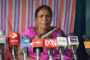 வெற்றி கோப்பையை பிரித்வி ஷாவிடம் கொடுத்த வீடியோ வைரல்!