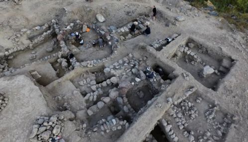 3200 ஆண்டுகள் பழமையான தங்க கல்லறையில் கண்டெடுக்கப்பட்ட பொக்கிஷங்கள்