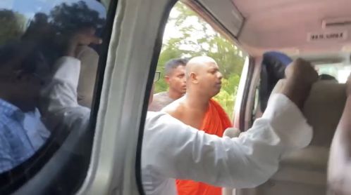 Buddhist monk-led Sinhala mobs threaten to burn alive religious leaders