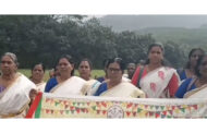 ”மீண்டும் பள்ளிக்கு செல்வோம்” - கேரள பெண்கள் நடத்திய சுவாரஸ்ய நிகழ்ச்சி
