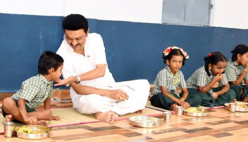 கனடாவிலும் பள்ளிக்குழந்தைகளுக்கு தேசிய உணவுத் திட்டம்: 