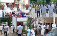 டக்ளஸ் தேவானந்தா தலைமையில் யாழ்ப்பாணம் – கிளிநொச்சி தேர்தல்  வேட்புமனுவை தாக்கல் செய்தது ஈழ மக்கள் ஜனநாயக கட்சி!