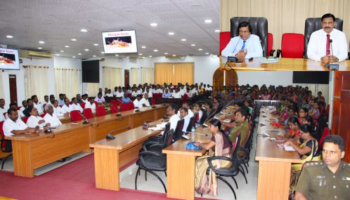 யாழ்ப்பாண மாவட்ட செயலகத்தில் நடைபெற்ற டெங்கு  விழிப்புணர்வு!