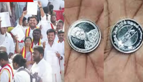 120 மாவட்டச் செயலாளர்களை நியமித்து வெள்ளி நாணயம் வழங்கிய விஜய்