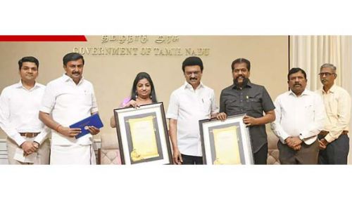 மூத்த பத்திரிகையாளர்கள் நக்கீரன் கோபால், சுகிதாவுக்கு 