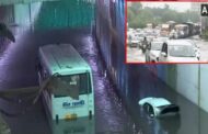 டில்லியில் கனமழை, வெள்ளம்; விமான சேவை கடுமையாக பாதிப்பு