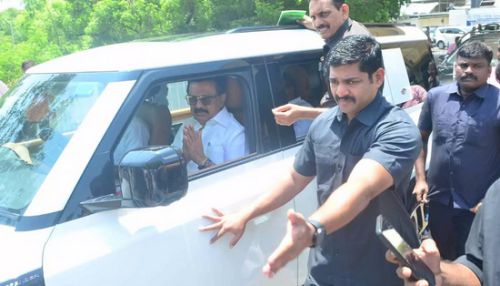 நீலகிரியில் முதலமைச்சர் மு.க.ஸ்டாலினுக்கு உற்சாக வரவேற்பு