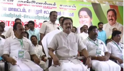 'தேர்தல் என்பது தி.மு.க.விற்கு எதிரான ஜனநாயக போர்' - டி.டி.வி.தினகரன்