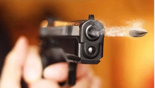 அமெரிக்கா: பல்கலைக்கழக பட்டமளிப்பு விழாவில் துப்பாக்கிசூடு - 2 பேர் உயிரிழப்பு