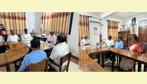 மன்னார் ஆயரை சந்தித்த மன்னார் உள்ளூராட்சி மன்றங்களின் தவிசாளர்கள்,உப தவிசாளர்கள் ஆகியோர் அவரது ஆசியைப் பெற்றனர்.