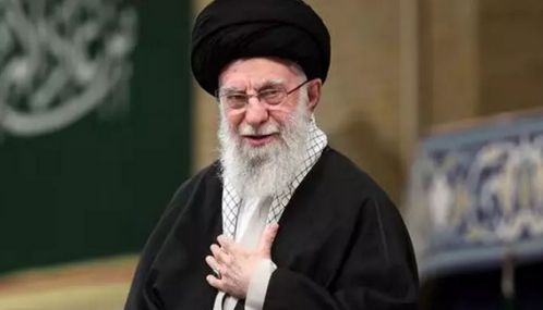 ஈரான் - இஸ்ரேல் போருக்கு பின் முதன்முறையாக பொதுமக்கள் முன் தோன்றிய காமேனி