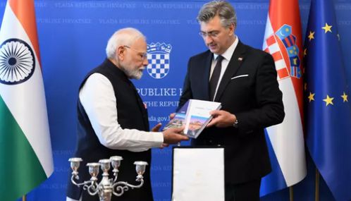 மோடிக்கு சமஸ்கிருத இலக்கண புத்தகத்தை பரிசளித்த குரோஷியா பிரதமர்