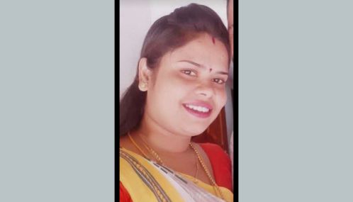 வவுனியாவில்  அறுக்கப்பட்ட தனது மனைவியின் தலையுடன் பொலிஸ் நிலையத்தில் சரணடைந்த கணவர்