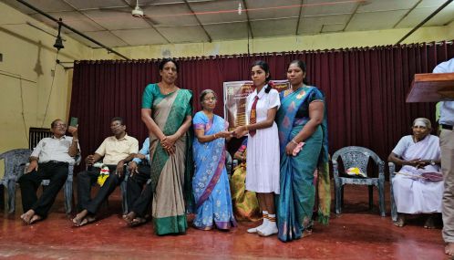 க.பொ.த சாதாரண பரீட்சையில் சாதனை படைத்த  சுழிபுரம் விக்டோரியா கல்லூரி மாணவர்கள்மாணவர்கள் கௌரவிக்கப்பெற்றனர்!