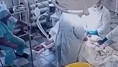 நிலநடுக்கம் ஏற்பட்டபோதும் அசராமல் அறுவை சிகிச்சை செய்த ரஷிய மருத்துவர்கள்