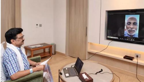 மருத்துவமனையிலிருந்து மக்களுடன் கலந்துரையாடிய முதல் - அமைச்சர் மு.க.ஸ்டாலின்