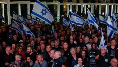 பணய கைதிகளை விடுவிக்க கோரி இஸ்ரேலில் மக்கள் ஆர்ப்பாட்டம்