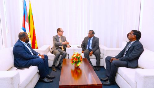 வடக்கு ஆளுநருக்கும் இலங்கைக்கான கனேடியத் தூதுவருக்கும் இடையே இடம்பெற்ற சந்திப்பு!