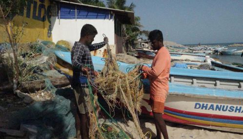 தமிழக மீனவர்களின் எல்லை தாண்டிய மீன்பிடித்தல் மற்றும் உள்ளூர் சட்டவிரோத மீன்பிடித்தல் ஆகியவற்றால் பாதிக்கப்பட்டுள்ள பருத்தித்துறை மீனவர்கள்!