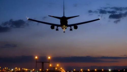 ஈரானில் 20 நாட்களுக்கு பிறகு சர்வதேச விமான போக்குவரத்து தொடக்கம்