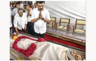 மு.க.முத்துவின் உடலுக்கு அஞ்சலி செலுத்திய முதலமைச்சர் மு.க.ஸ்டாலின்