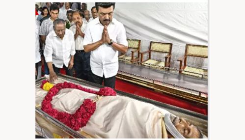 மு.க.முத்துவின் உடலுக்கு அஞ்சலி செலுத்திய முதலமைச்சர் மு.க.ஸ்டாலின்