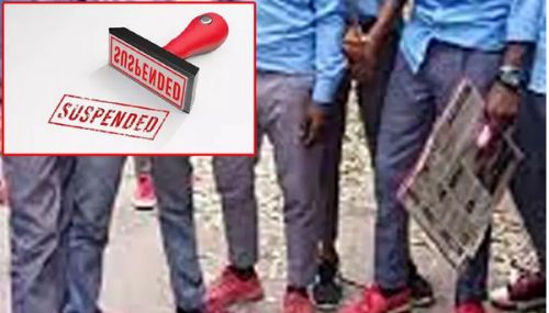 ஆசிரியர் மீது மதுபாட்டிலால் தாக்குதல் - 4 மாணவர்கள் இடைநீக்கம்