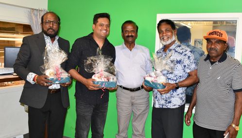 மொன்றியால் வாழ் சில 'கனடா உதயன்' நண்பர்களுக்கு நன்றி செலுத்தும் வகையில் நடைபெற்ற சிறு சந்திப்பு