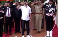 79-வது சுதந்திர தின விழா- கோட்டை கொத்தளத்தில் தேசியக்கொடி ஏற்றி வைத்தார் முதலமைச்சர் மு.க.ஸ்டாலின்
