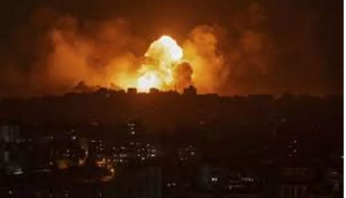 காசாவில் மருத்துவமனை மீது இஸ்ரேல் தாக்குதல் - 20 பேர்மரணம்