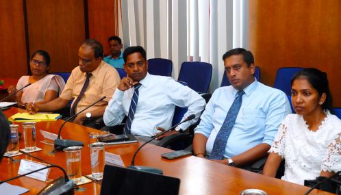 வடக்கு மாகாண பெண் நோயியல் மருத்துவமனையை இயக்குவதற்கு நடவடிக்கை மேற்கொள்ள வேண்டும்  மாகாண  ஆளுநர் நா.வேதநாயகன் வலியுறுத்தியுள்ளார்!