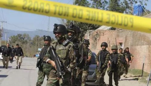 பாகிஸ்தானில் பாதுகாப்புப்படையினர் நடத்திய தாக்குதலில் 15 பயங்கரவாதிகள் உயிரிழப்பு