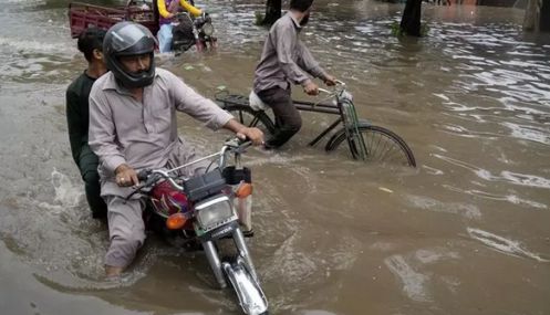 பாகிஸ்தானில் கனமழை, வெள்ளம் -  750 பேர் உயிரிழப்பு