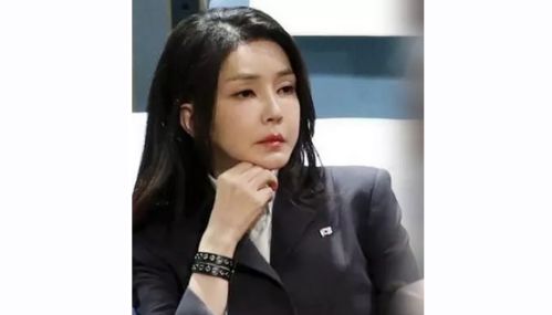 தென்கொரிய முன்னாள் அதிபரின் மனைவியை கைது செய்ய நீதிமன்றம் உத்தரவு