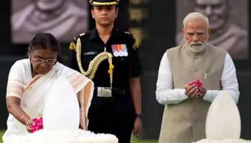 வாஜ்பாய் நினைவிடத்தில் அதிபர், பிரதமர் மரியாதை