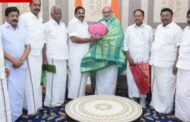 டில்லியில் துணை அதிபரை சந்தித்தார் எடப்பாடி பழனிசாமி