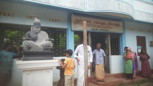 யாழ்ப்பாணத்தில் திறந்து வைக்கப்பட்ட வள்ளுவர் சிலை!