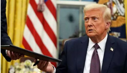 வெளிநாட்டில் தயாரிக்கப்படும் படங்களுக்கு 100 சதவீதம் வரி - டிரம்ப் அறிவிப்பு