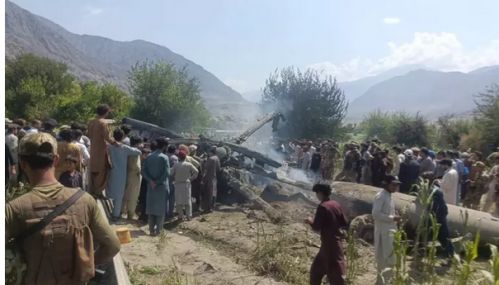 பாகிஸ்தான்: ராணுவ ஹெலிகாப்டர் தரையில் விழுந்து விபத்து - 5 வீரர்கள் உயிரிழப்பு