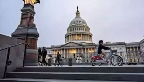 அமெரிக்காவில் அரசு நிர்வாகம் முடங்கியது