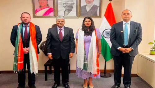 சீனாவில் பள்ளிகளில் முதன்முறையாக  இந்தி பாடம் கற்பித்தல் தொடக்கம்