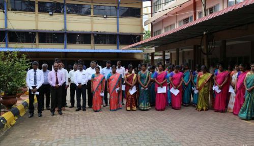 வடமாகாண கல்விப் புலத்தில் என்றுமில்லாதவாறு அரசியல் தலையீடுகள் அதிகரித்துள்ளது என  இலங்கை ஆசிரியர் சங்கம் குற்றச்சாட்டு!