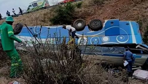 தென்ஆப்பிரிக்கா: மலையில் விபத்தில் சிக்கிய பேருந்து - 42 பேர் உயிரிழப்பு